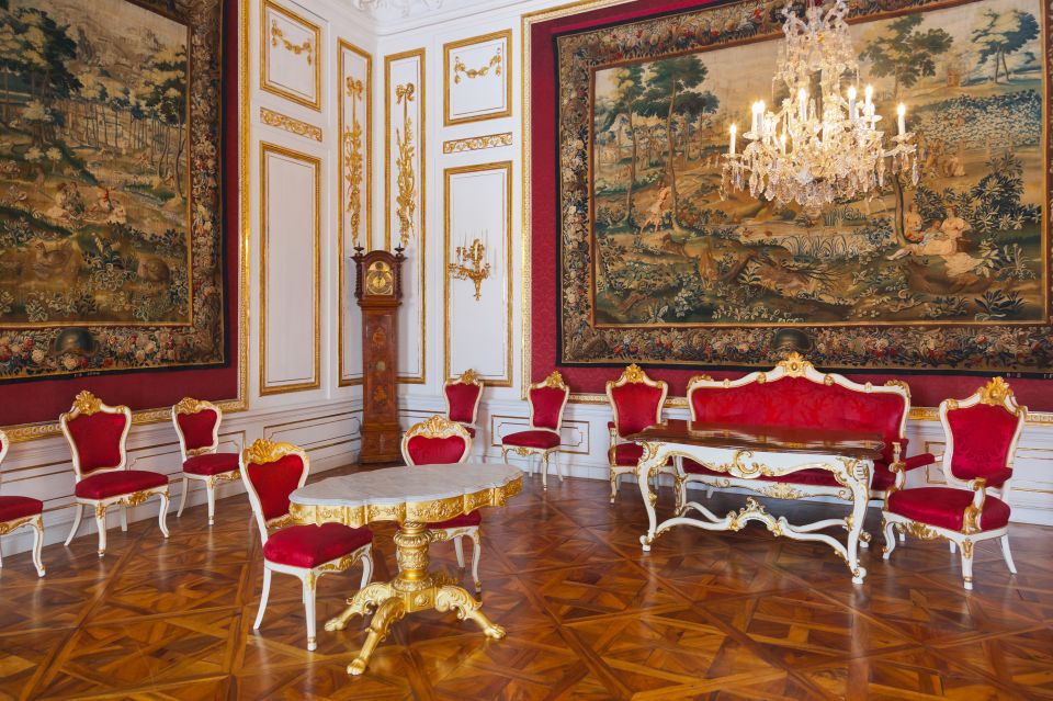 Vienna: Skip-the-Line Schonbrunn Palace Private Tour - Tour Type and Languages