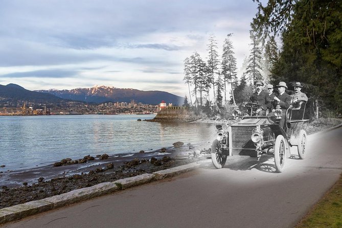 Walking Tour Along Stanley Parks Seawall - Spotting Local Wildlife in the Park