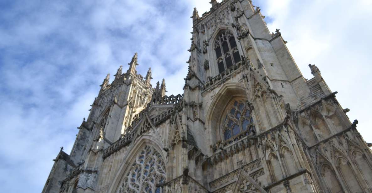 York: Smartphone Guide With Riddles and Discovery Walk - Uncovering Yorks Cultural Treasures