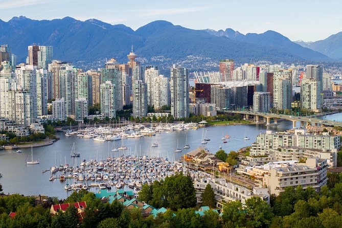 YVR - Vancouvers Airport <=> Whistler( Private Transfer Sightseeing Tour) - Duration and Group Size