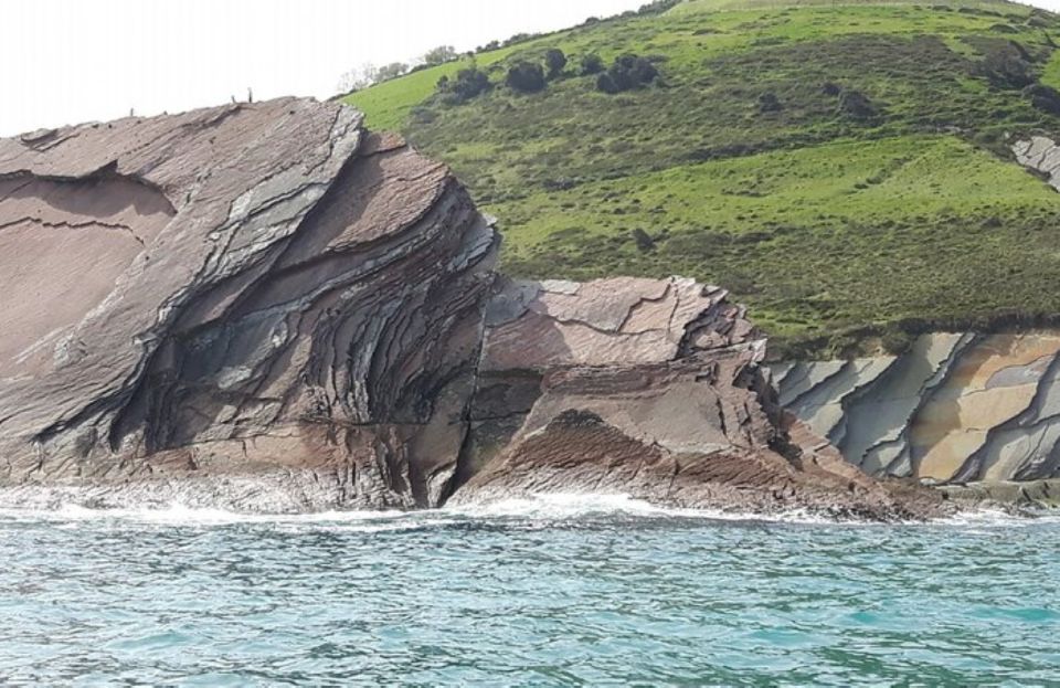 Zumaia: Flysch, Game of Thrones and Dragonstone Yacht TourZumaia Is a Town in Spain Known for Its Unique Geological Formations Called Flysch, Which Are Rock Layers That Have Been Formed Over Millions of Years. the Town Has Gained Additional Fame as a Filming Location for the Popular HBO Series Game of Thrones, With the Nearby Dragonstone Island Serving as a Key Setting in the Show. Visitors Can Take a Yacht Tour - Itinerary