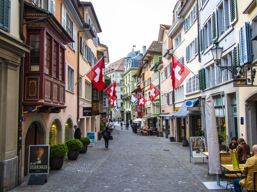 Zurich: Insta-Perfect Walk With a Local - Experience Highlights