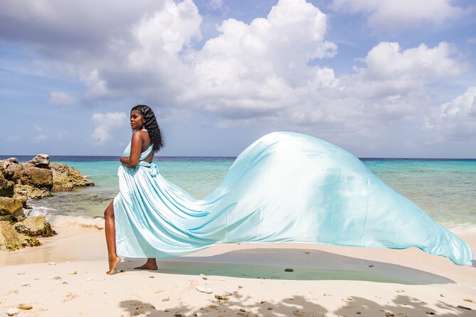 1 Hour Private Flying Dress Photoshoot in Curacao - Meeting and End Points