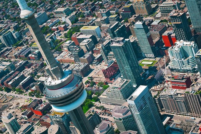 14-Minute Helicopter Tour Over Toronto - The Helicopter Flight Experience