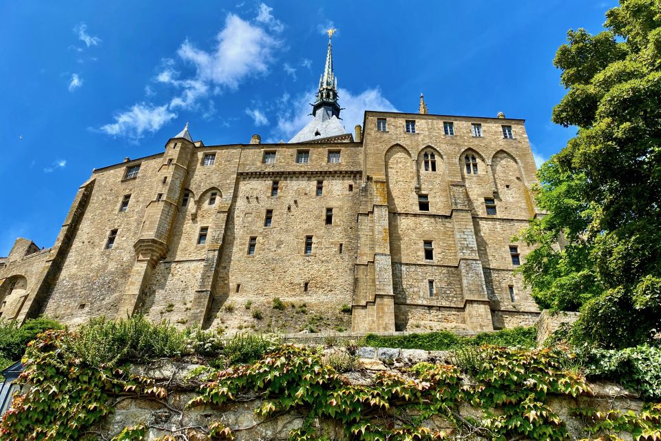 2-day Small-group Normandy D-Day Mont Saint-Michel 3 Castles - Loire Valley Castles Excursion