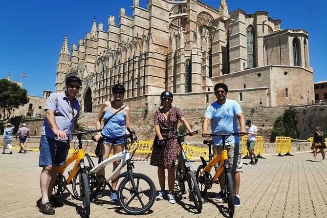 2 Hours Sightseeing E-Bike Tour in Palma De Mallorca - Tour Duration and Pace