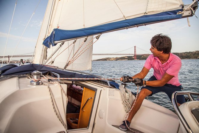 2,5h Lisbon Sunset Sail - Transportation Options