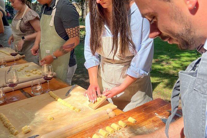 4 Hour Pasta Making Class on the Florentine Hills - Group Size and Location