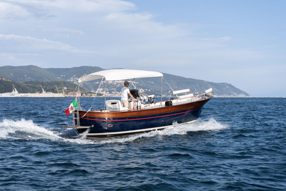 5 Lands: Cruising Along the Coast During the Day - Lunch Ashore - Slow Cruising Through Porto Venere