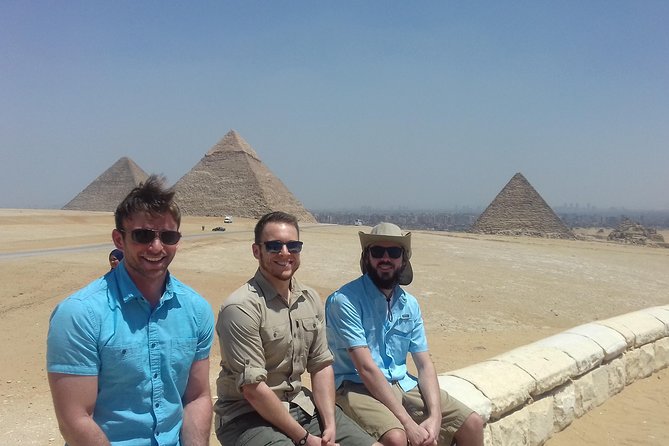 8-Hour Private Tour to the Pyramids of Giza and Saqqara From Cairo - Exploring the Sphinx