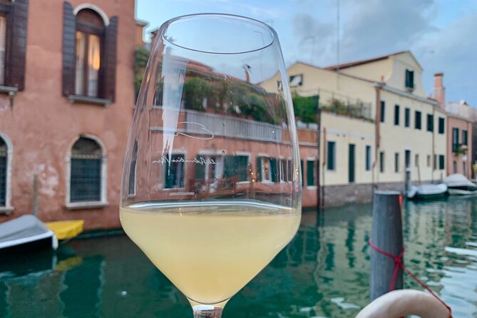 A Venetian Evening - Wine Tasting & Tapas Tour With a Local Guide - Meeting and Pickup