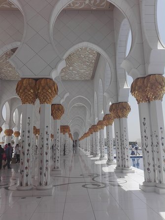 Abu Dhabi Sightseeing With Sheikh Zayed Grand Mosque & Louvre Abu Dhabi Private - Included Entrance Tickets