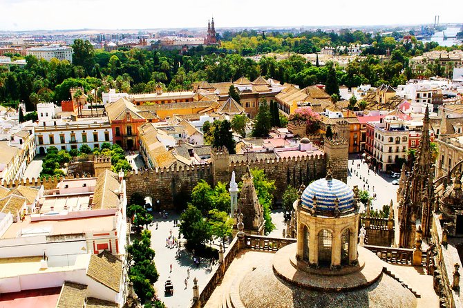 Alcazar & Cathedral of Seville Exclusive Group, Max. 8 Travelers - Climbing the Giralda Tower