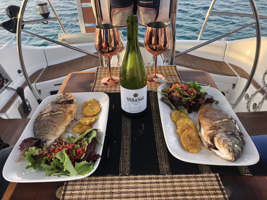 Alcudia: Romantic Sailing Trip With Diner for 2 - Snorkeling and Paddleboarding