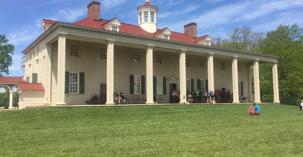 Alexandria: Private Tour of George Washingtons Mount Vernon - Discovering the Outbuildings and Gardens