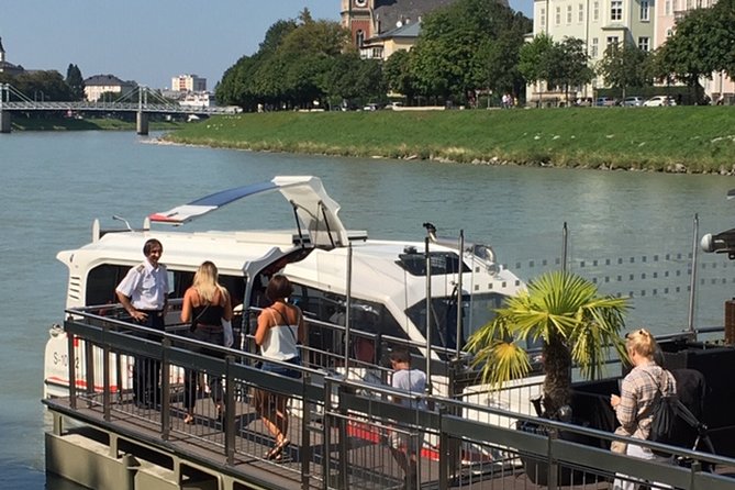 Amphibious Splash Tour on the Water and on the Land in Salzburg - Informative Guided Insights