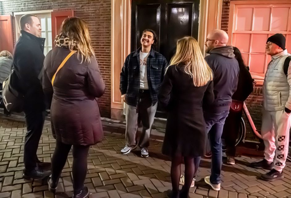 Amsterdam: Red Light District Exclusive Night Tour - Tour Itinerary