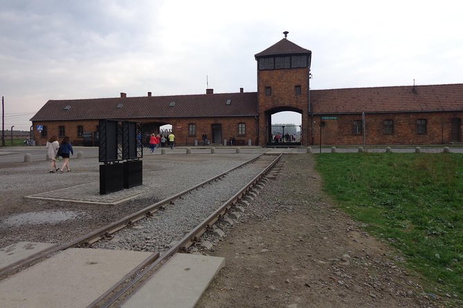 Auschwitz-Birkenau Museum Half-Day Bus Tour From Krakow - Inclusion and Exclusion