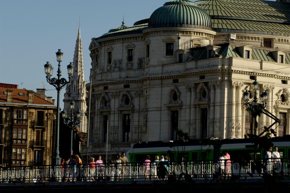 Bilbao 3-Day Package: Guggenheim, Hotel Stay and Bike Tour - Guided Bicycle Tour