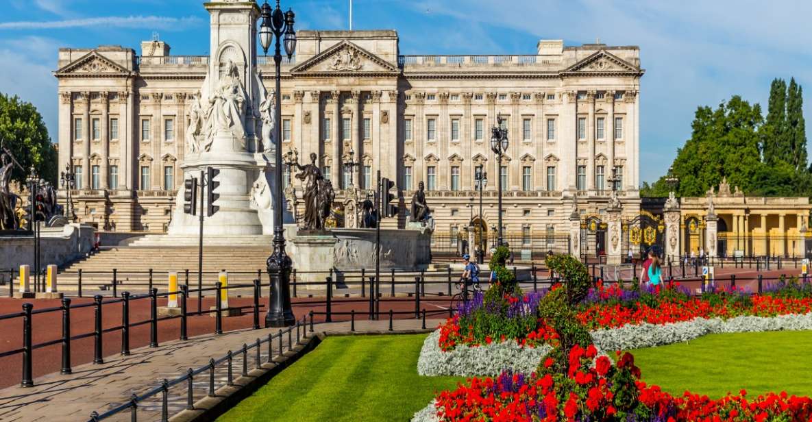 Buckingham Palace Exterior and Royal History Private Tour - Buckingham Palace Exploration