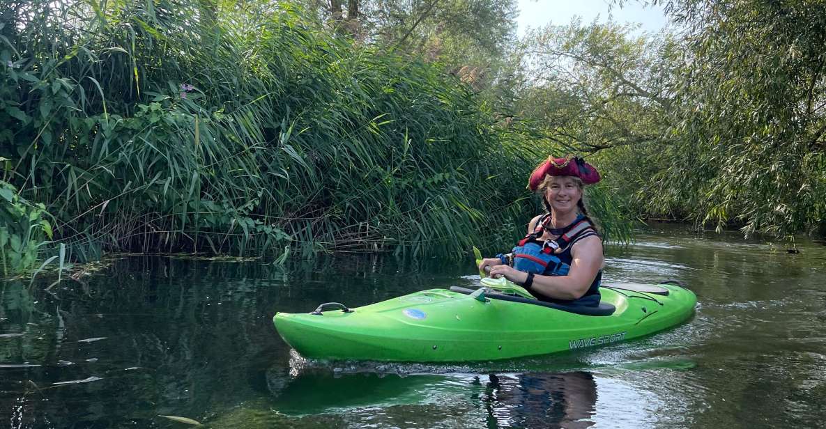 Canoe Hire - Paddling Adventure on River Stort