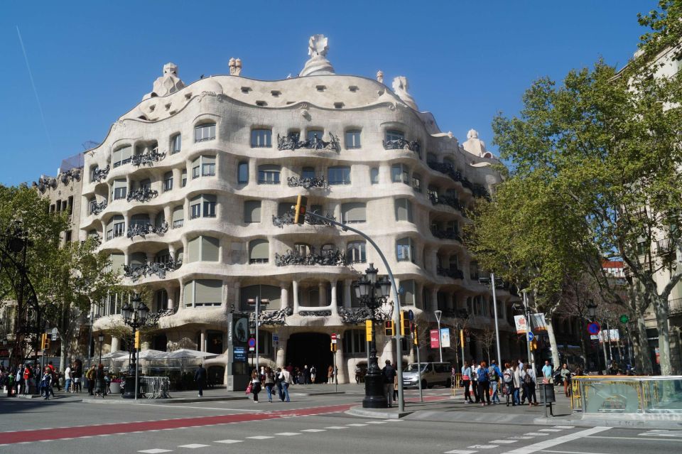 Casa Batllo Fast-Track Tickets, Barcelona Architecture Tour - Pricing and Inclusions