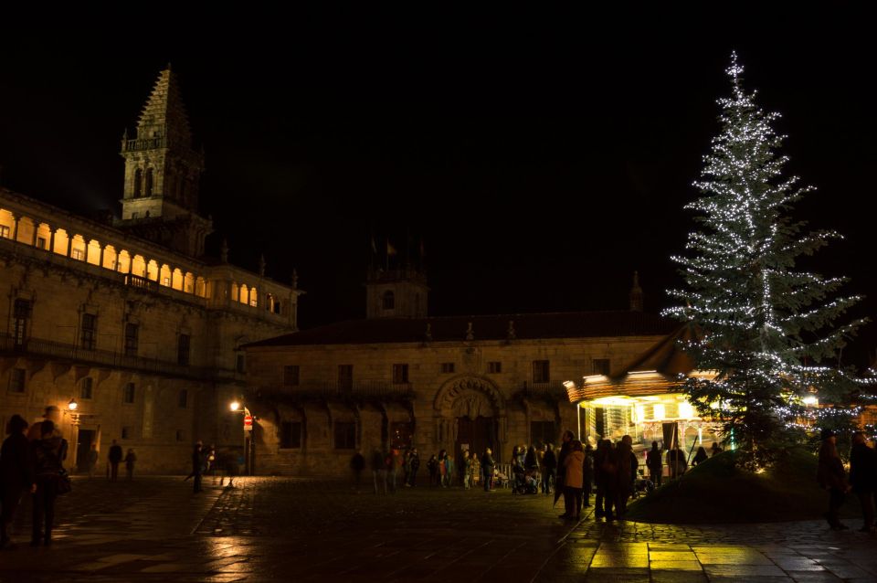 Christmas Enchantment: Walking Tour in Compostela - Celebrate History, Culture, and Tradition