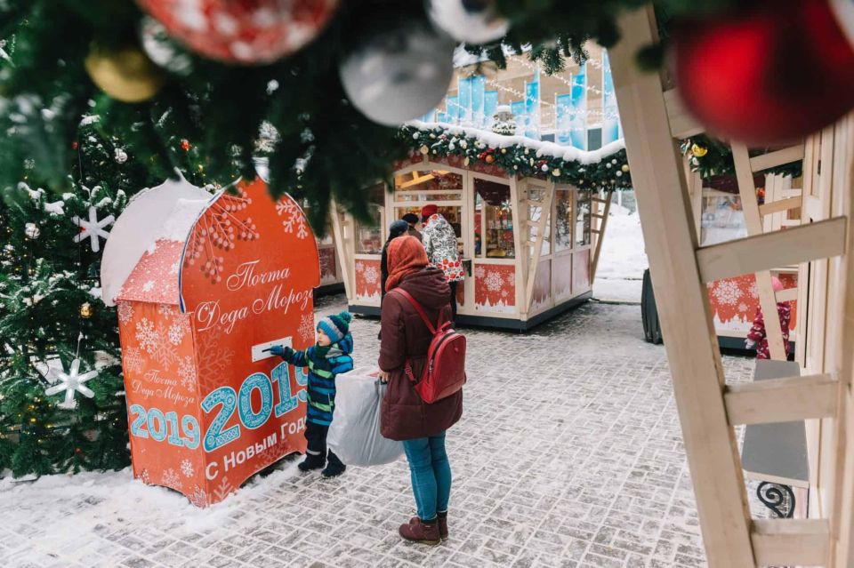 Crescent City Christmas: A Festive Tour of New Orleans - Jackson Square