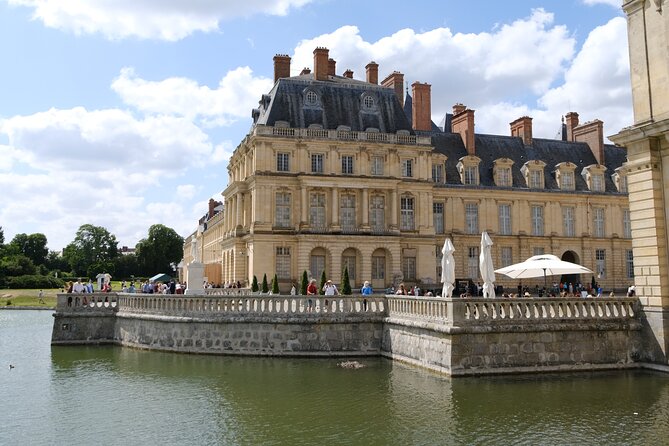 Day Trip to Fontainebleau : Horse Riding, Gastronomy and Castle - Discovering the Castles Grandeur