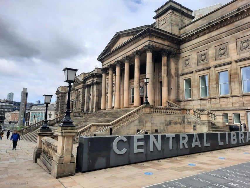 Discover Liverpool's Legacy: A Self-Guided Audio Tour - Legendary Royal Liver Building