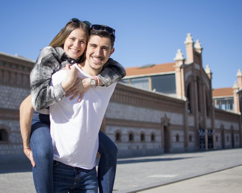 Discover Valencia's Romantic Side On Foot - Vibrant Atmosphere and Charm