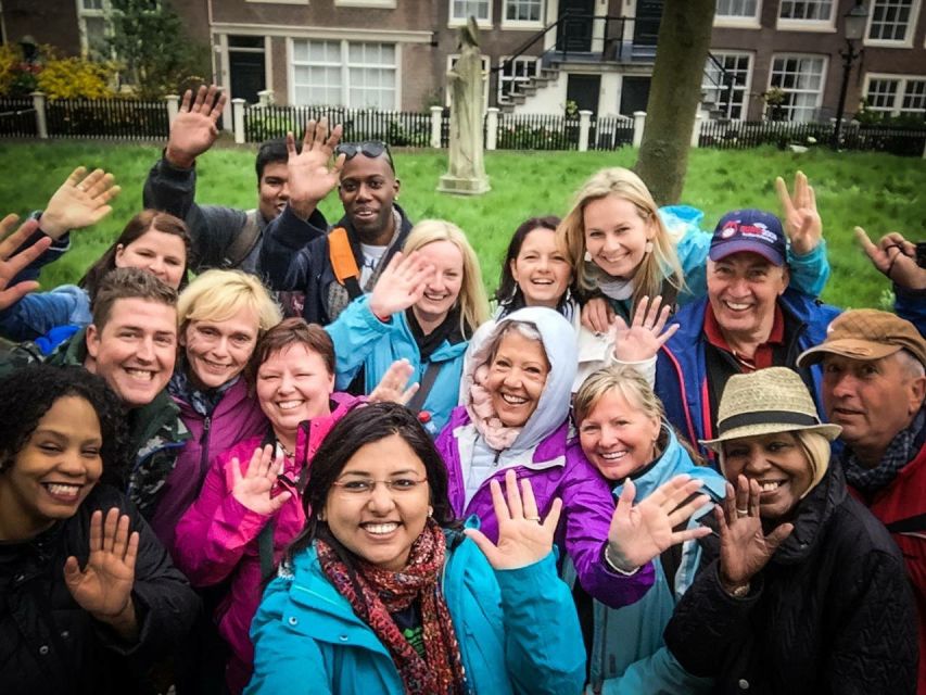 Do You Speak Grass? German Tour of Amsterdam's Coffeeshops - Group Size and Accessibility