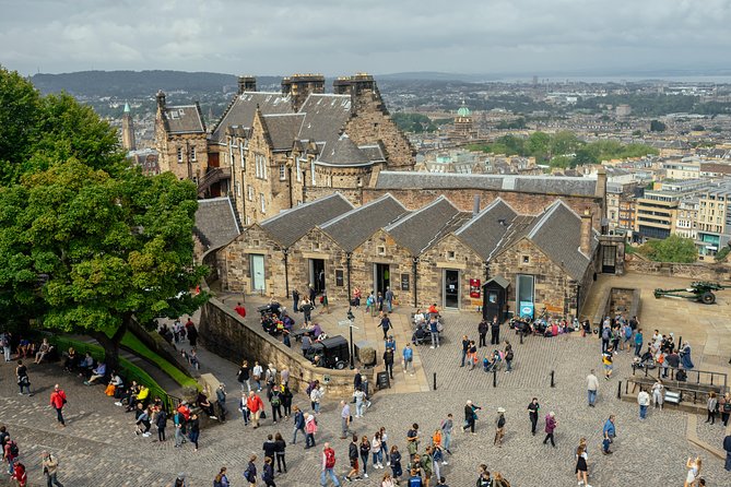 Edinburgh Castle PRIVATE TOUR With Ticket & Guide Included - Review Highlights