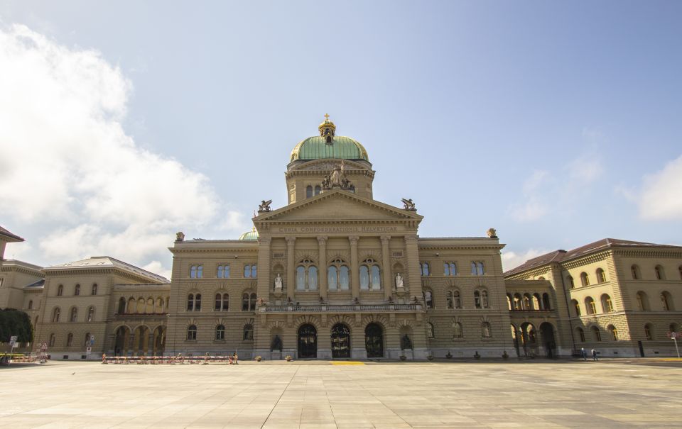 Explore the Best Guided Intro Tour of Bern With a Local - Experience Highlights