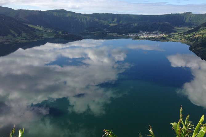 Explore With Our Guides the West Side & Sete Cidades on a Surprising 4x4 Tour - Restrictions