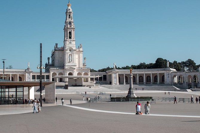 Faith and Heritage: Fatima, Batalha, Nazare, Obidos From Lisbon - Fishing Village of Nazare