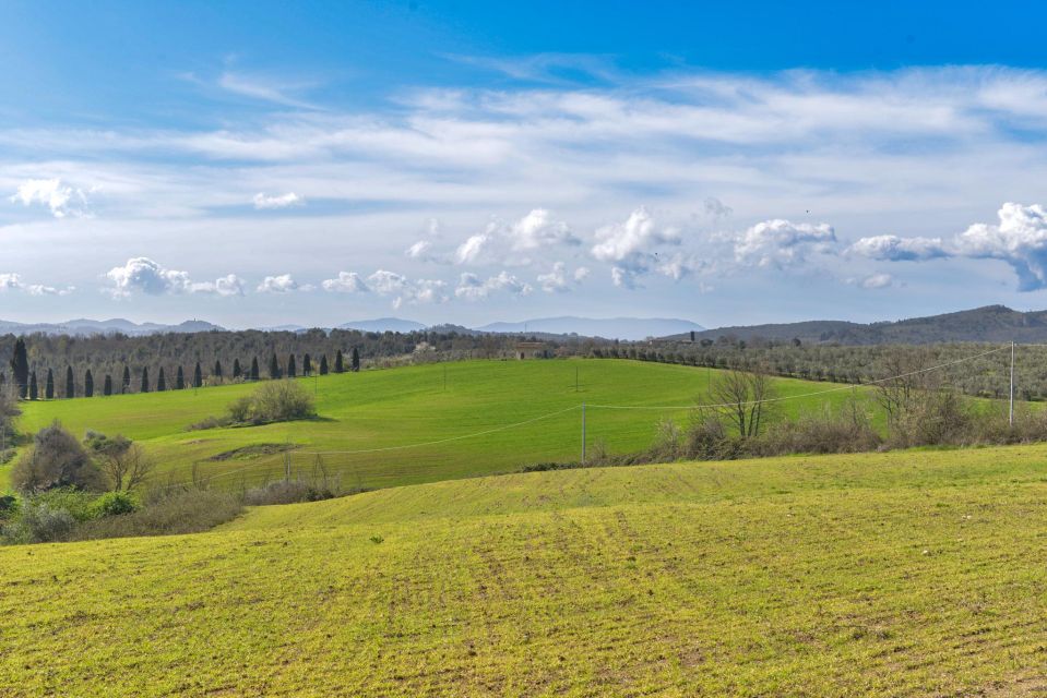 Florence: San Gimignano & Volterra Day Trip With Food & Wine - Exploring Volterra