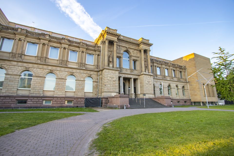 Frankfurt: Art and Culture Guided Tour With a Local - Exploring the Frankfurt Opera House