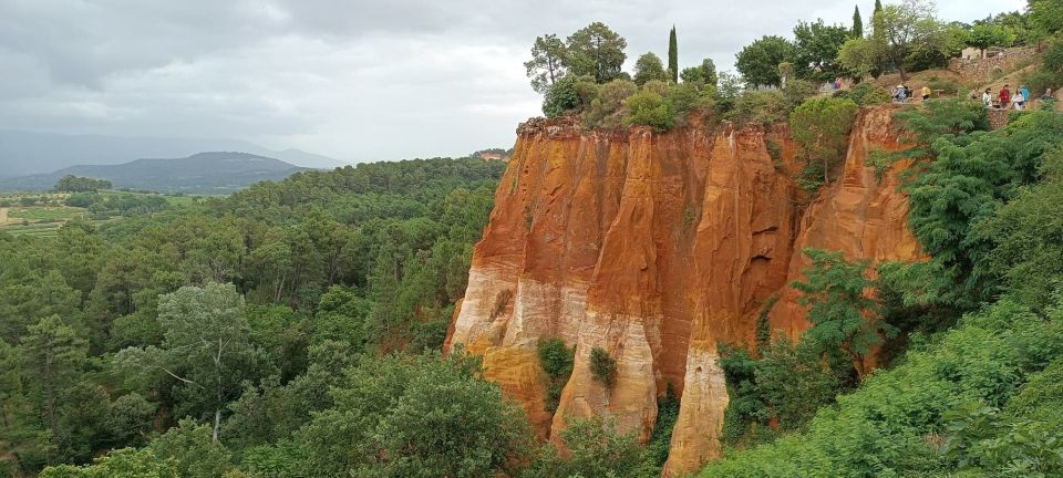 From Aix-en-Provence: Luberon Perched Villages Guided Tour - Roussillons Thursday Farmers Market