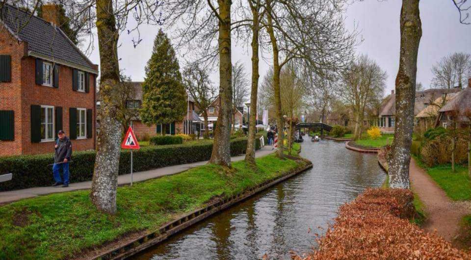 From Amsterdam: Giethoorn Guided Day Trip With Canal Cruise - Itinerary Details