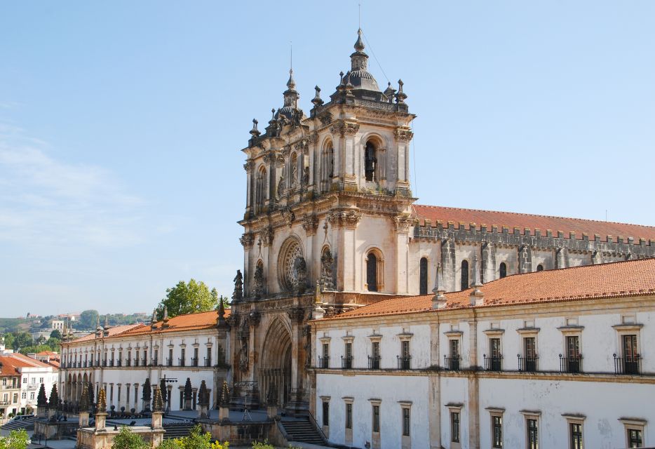 From Lisbon: Tour Fátima, Batalha, Alcobaça, Nazaré, Óbidos - Monastery of Batalha