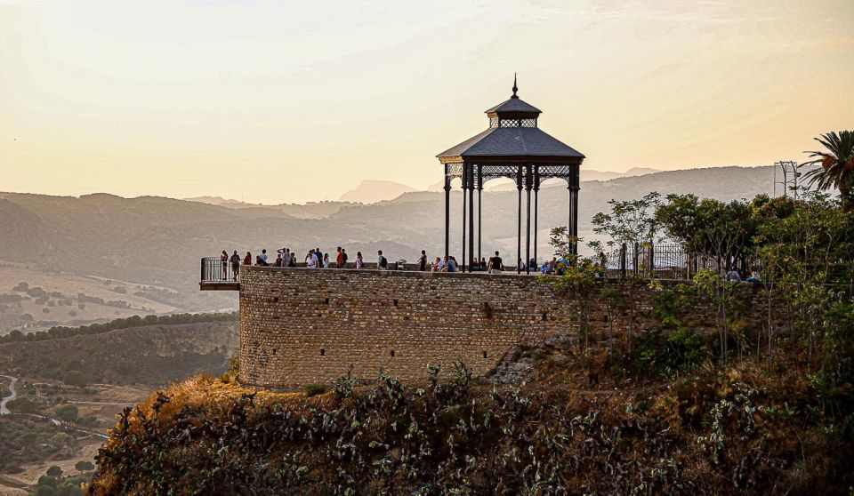 From Malaga:Private Tour to Ronda and Setenil De Las Bodegas - Guided Walking Tour of Ronda