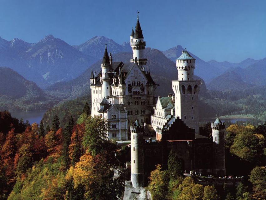 From Munich: Neuschwanstein and Linderhof Palaces Day Trip - Neuschwanstein Palace Visit