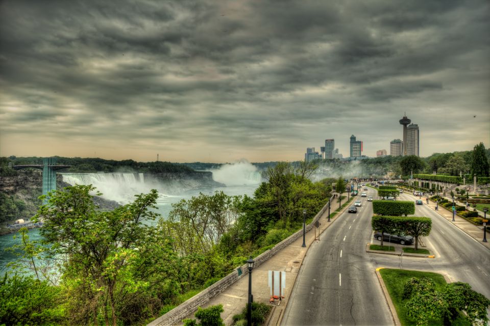 From Niagara Falls: Toronto Airport Private Transfer - Pickup and Drop-off