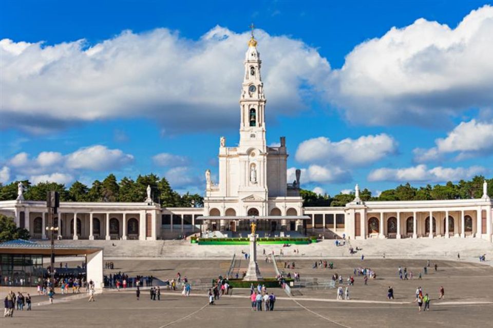 From Porto: Fatima and Miracle of Santarem Private Day Tour - Basilica and Apparitions