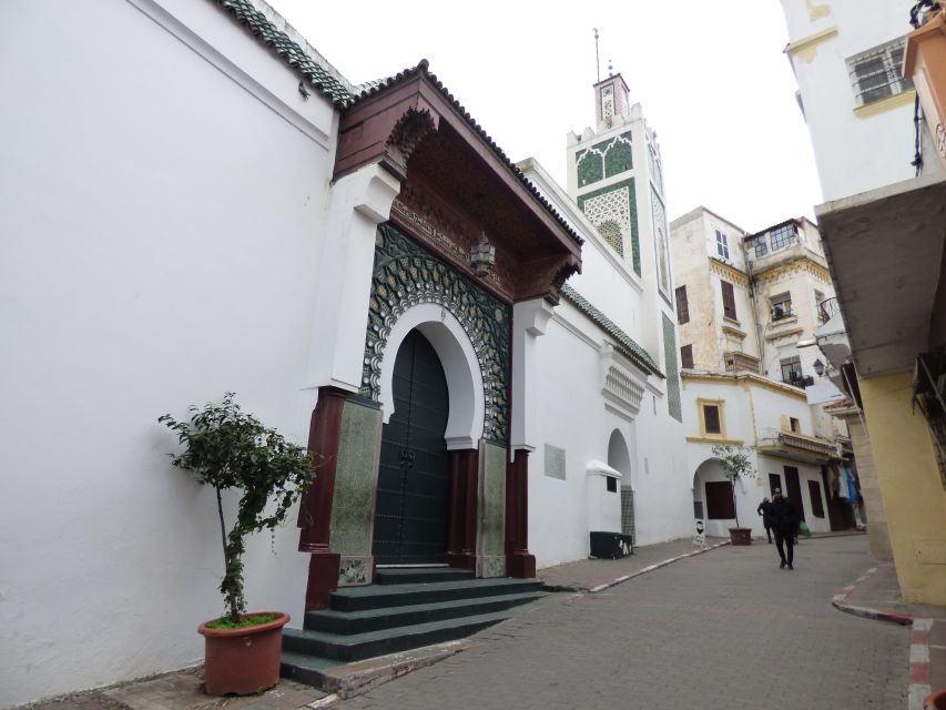 From Seville: Day Trip to Tangier With Lunch - Exploring Tangiers Medina