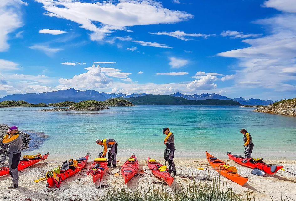 From Tromsø: Kayak Trip With Lunch and Sauna at Sommarøy - Lunch at Sommarøy Hotel