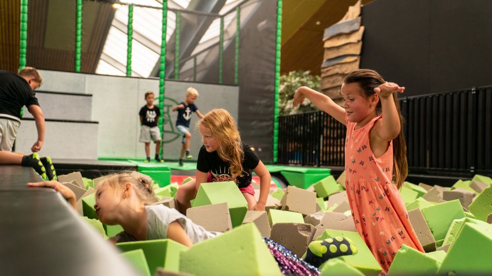 Gelsenkirchen: Alma Park Trampoline Area Admission - Activities for All Ages