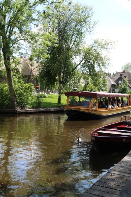 Giethoorn: Private Guided Canal Cruise With Coffee and Tea - Inclusions