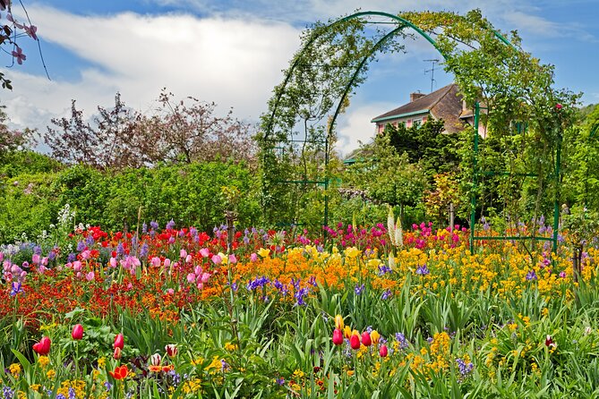 Giverny Monet'S House and Gardens Half Day Tour From Paris - Transportation Details